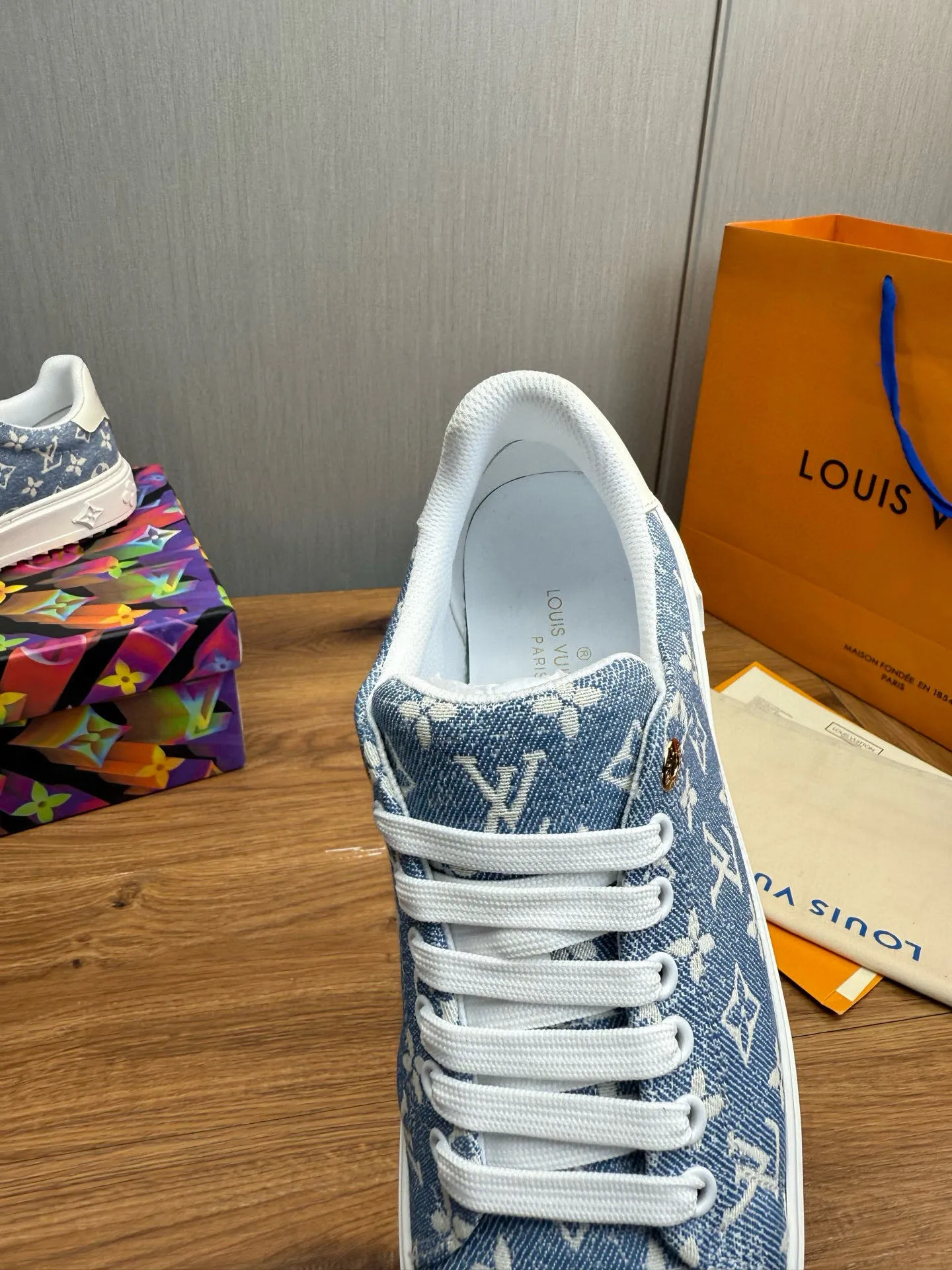 Factory price: 520💰LOUIS VUITTON [Louis VUITTON] The new trendy Lv is on the market🎁, casual and fashionable men's shoes👟The upper is made of imported original fabric + cowhide mesh lining, the original wear-resistant rubber outsole, the version is simple and elegant, exclusive for trendy men. Code number: 38-44, customized 45, 46